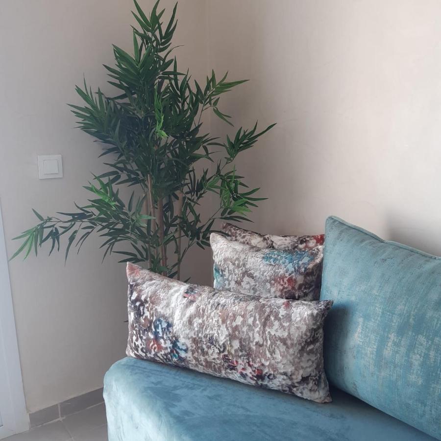 Appart. Luxueux Avec Piscine, Cosy, Bien Situe Bouznika Exteriör bild