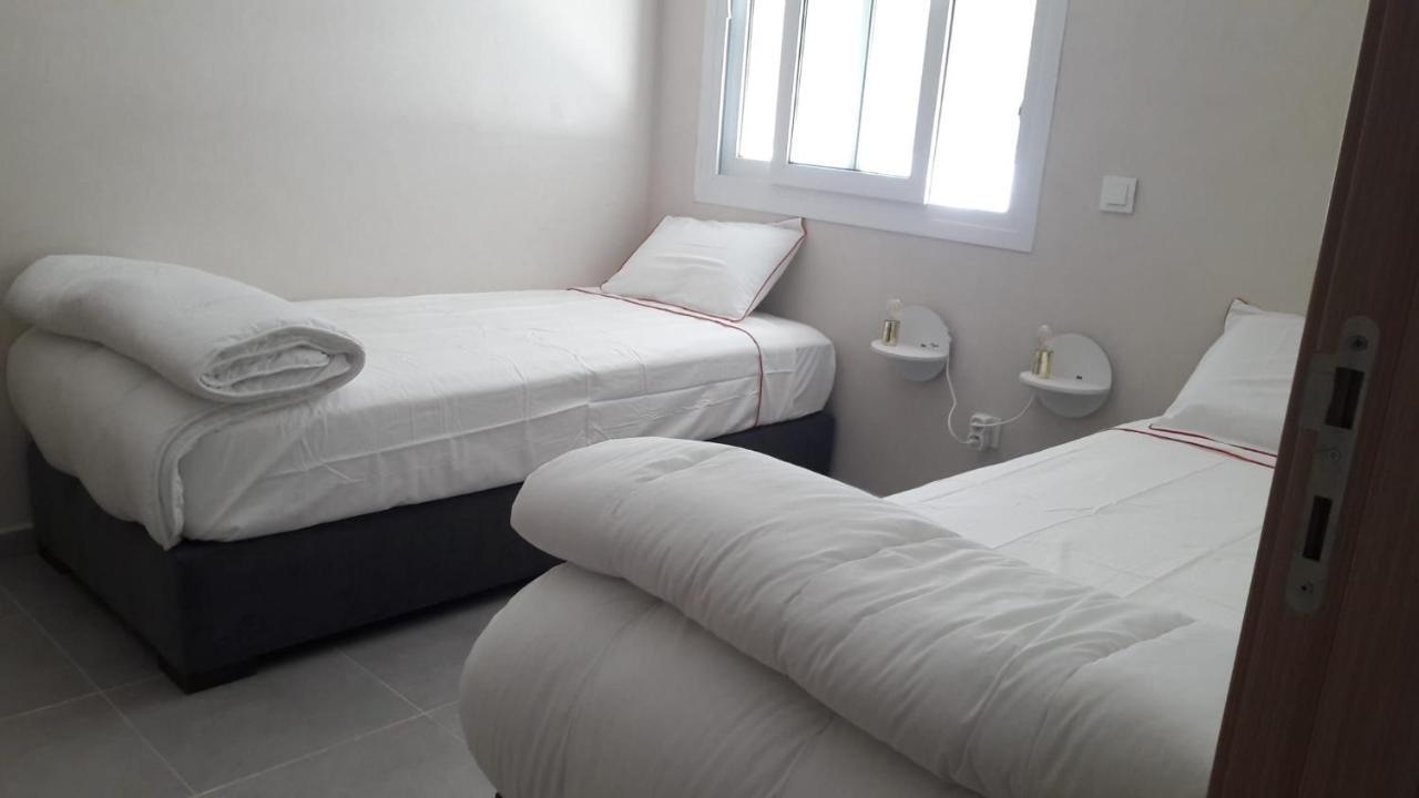 Appart. Luxueux Avec Piscine, Cosy, Bien Situe Bouznika Exteriör bild