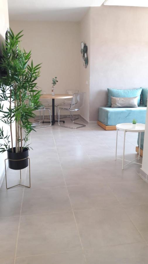 Appart. Luxueux Avec Piscine, Cosy, Bien Situe Bouznika Exteriör bild